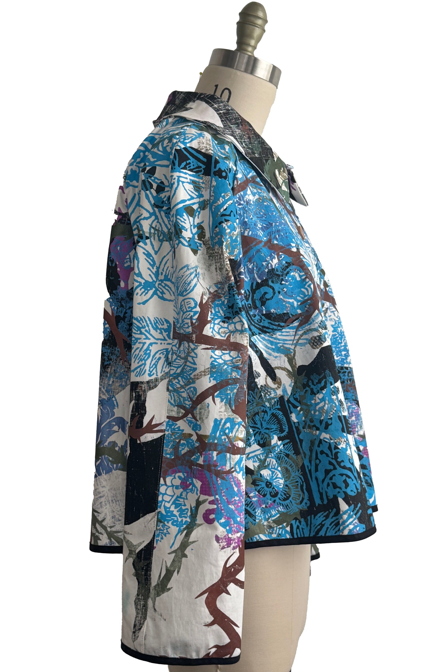 O Jacket | Chaos Tabletop Print | Natural & Sky Blue | Medium (3)