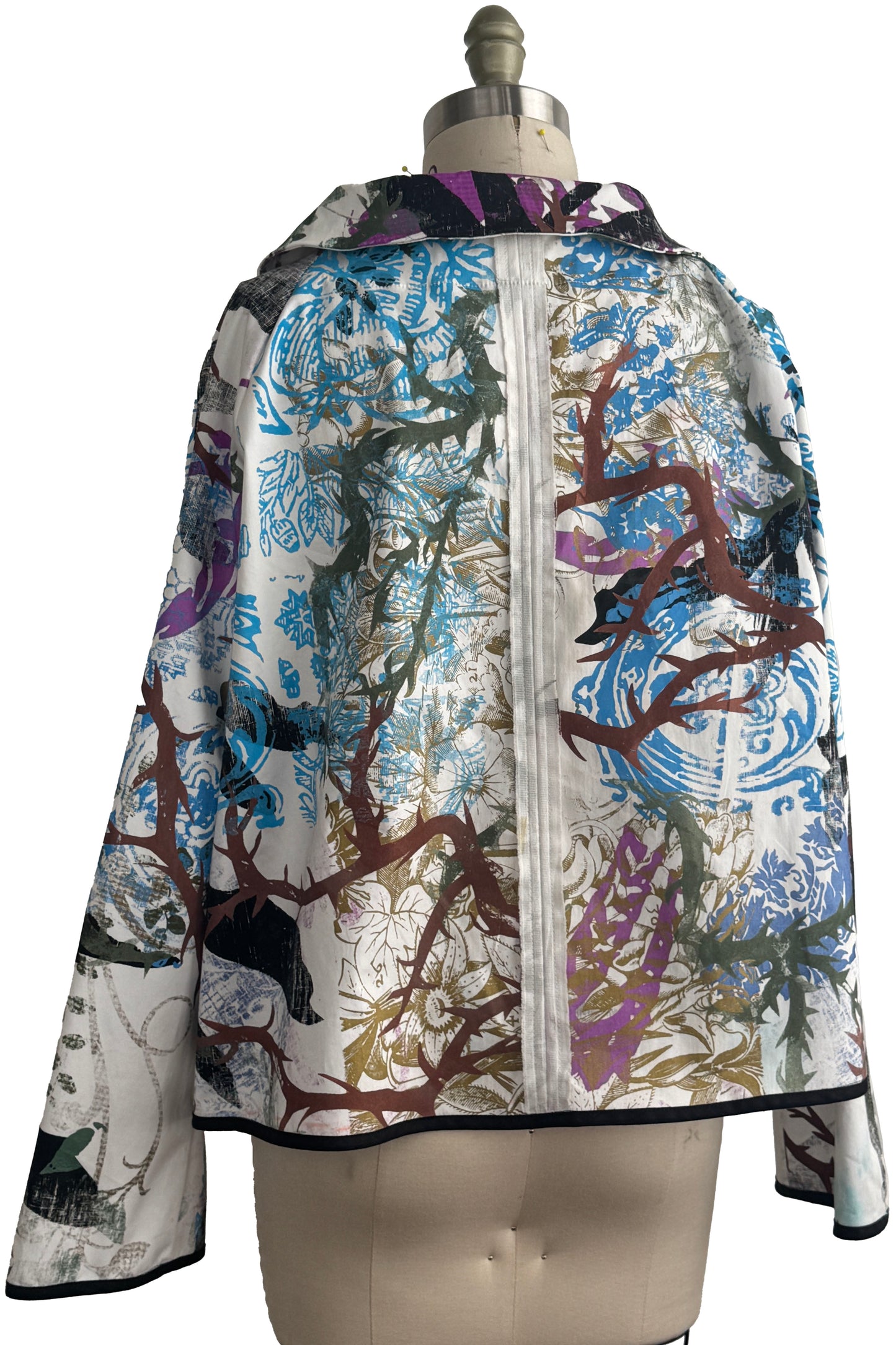 O Jacket | Chaos Tabletop Print | Natural & Sky Blue | Medium (3)