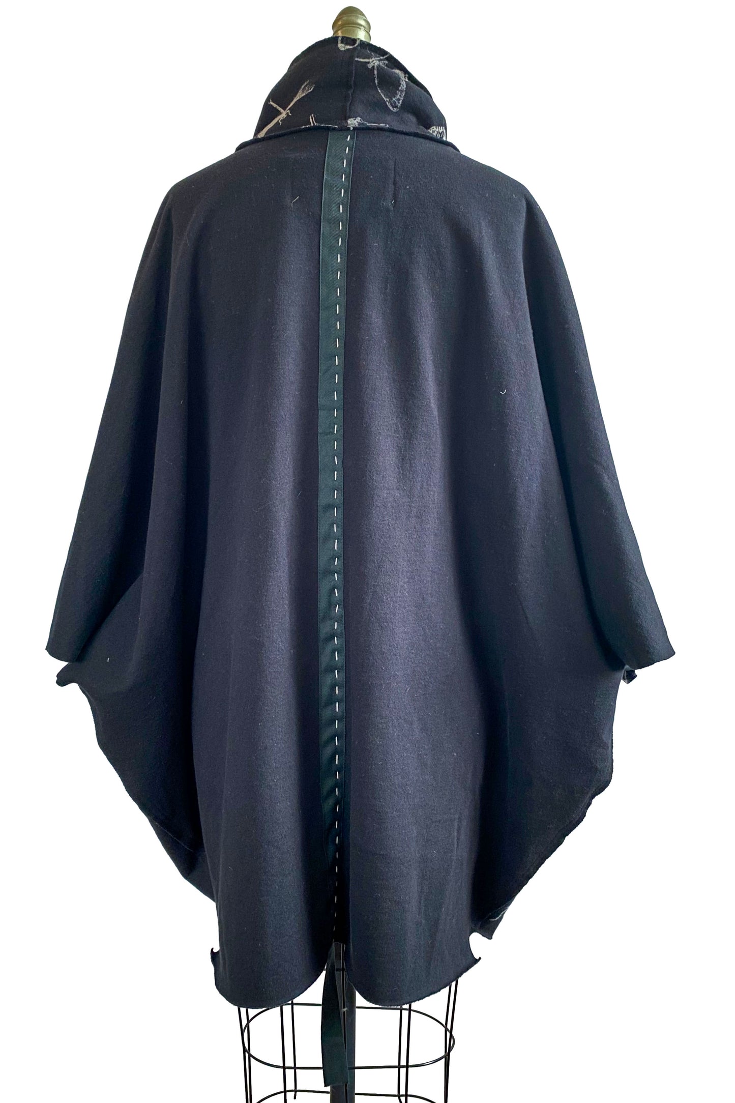 Wolf Cape w/ Bug Print - Black & Natural - Large